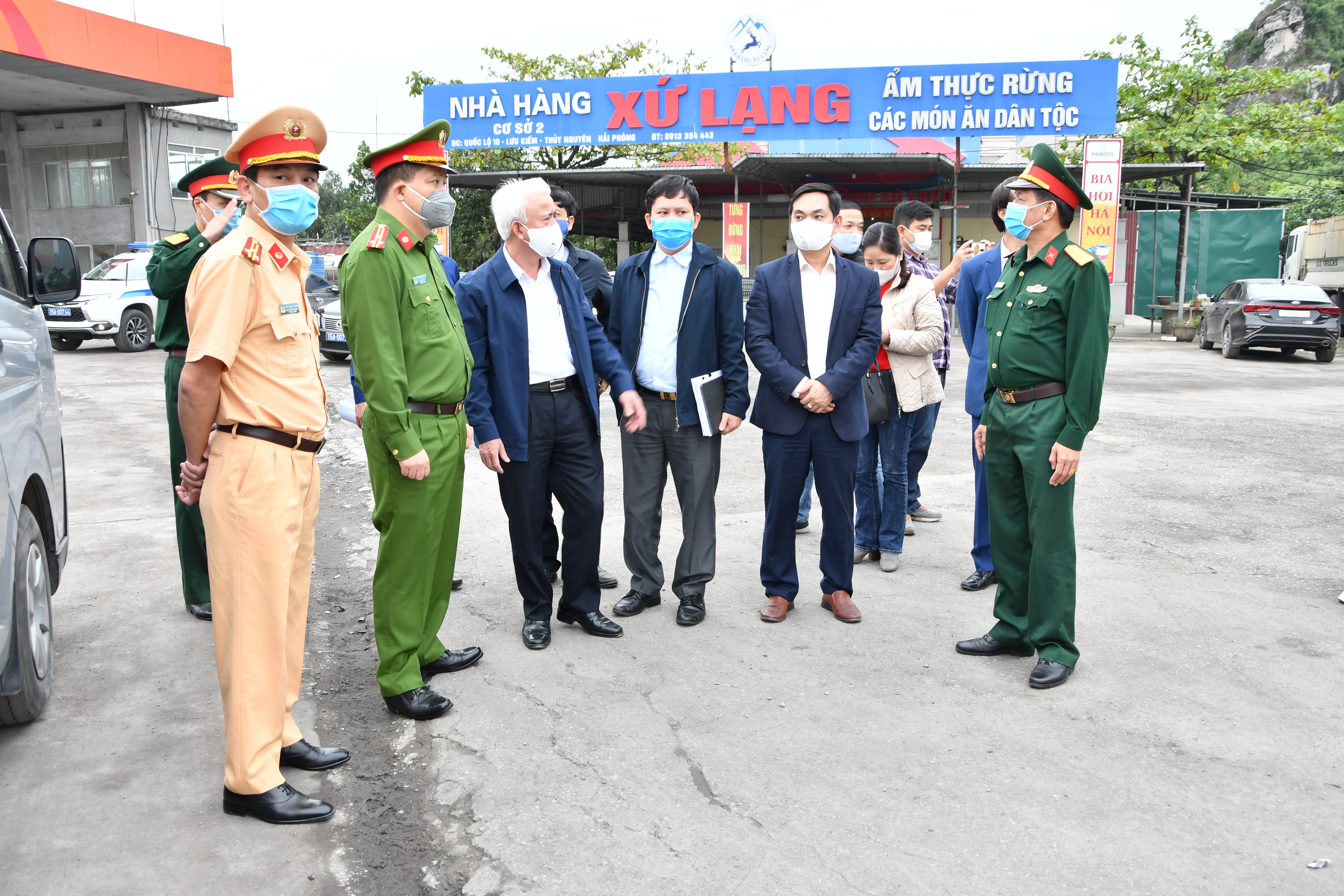 Kiểm soát cả người sử dụng xe mô tô từ 6-4